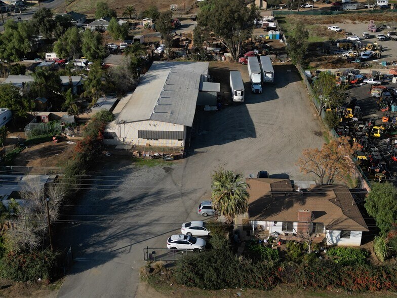 More Photos Of 8551 Mission Blvd, Jurupa Valley Warehouse For Lease