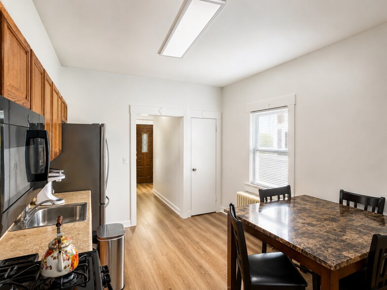 More Photos Of 456 Walker St, Fairview Industrial For Sale