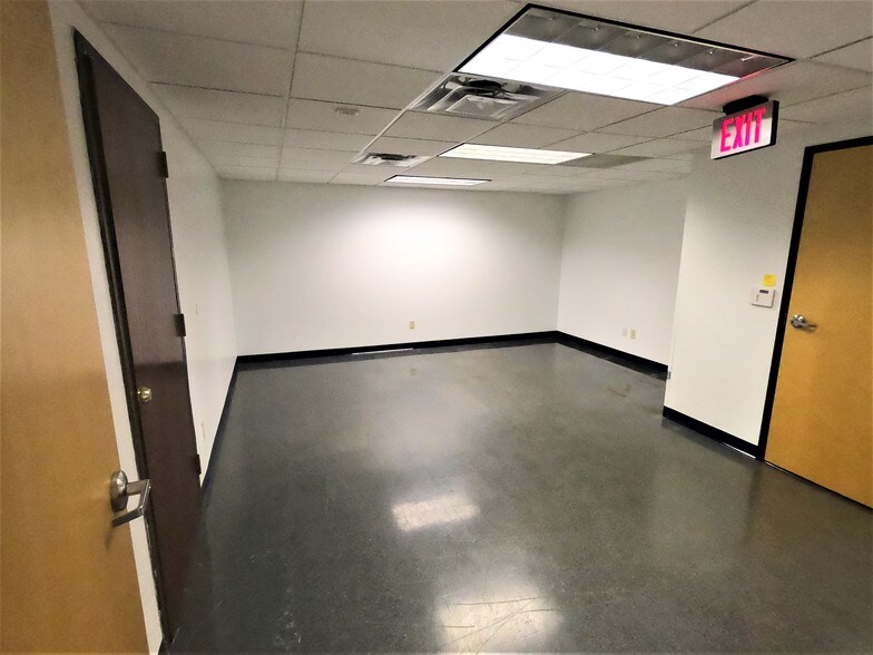 More Photos Of 3200 Steck Ave, Austin Office For Sale