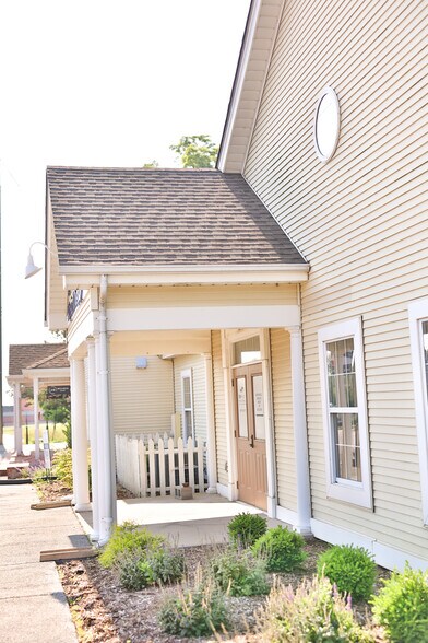 More Photos Of 16962 Manchester Rd, Grover Office For Sale