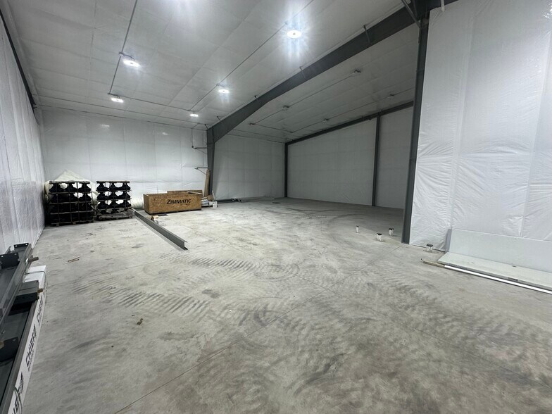 More Photos Of 800 16th St, Central City Industrial For Lease