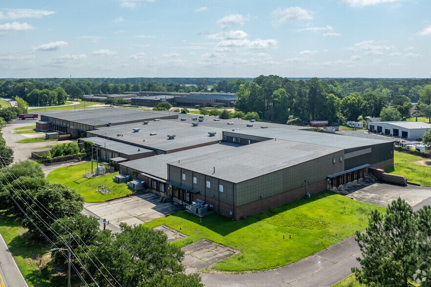 More Photos Of 719 Dunn Rd, Fayetteville Warehouse For Sale