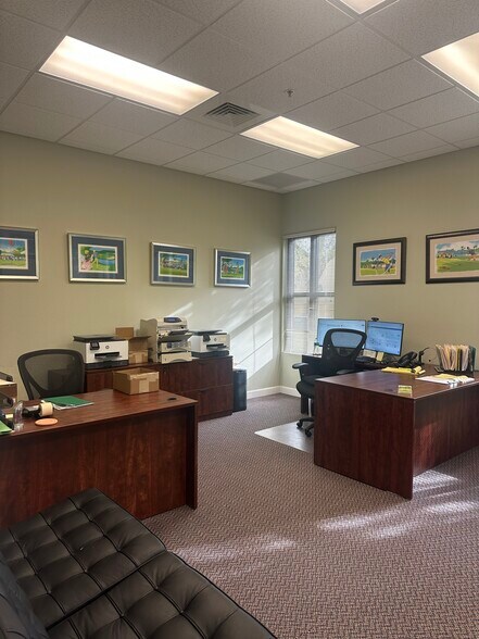 More Photos Of 7313 International Pl, Sarasota Office For Lease
