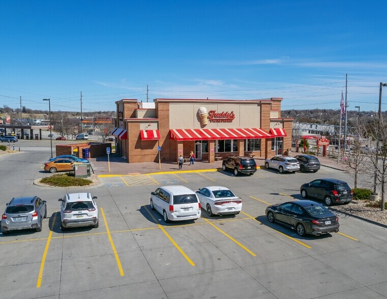 Primary Photo Of 7201 Military Ave, Omaha Fast Food For Sale