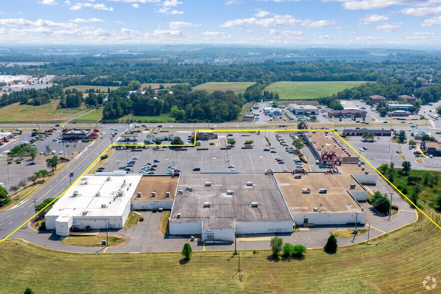 More Photos Of 10294-10404 Portsmouth Rd, Manassas Unknown For Lease