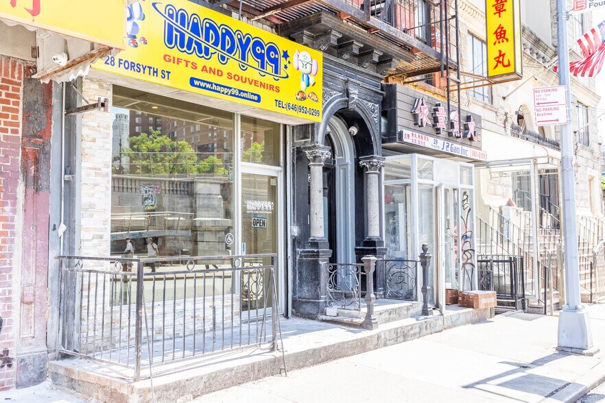 More Photos Of 28 Forsyth St, New York Apartments For Sale