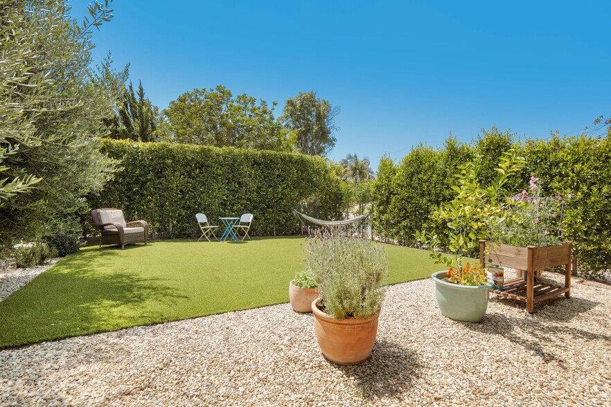More Photos Of 8430 Wiley Post Ave, Los Angeles Multifamily For Sale