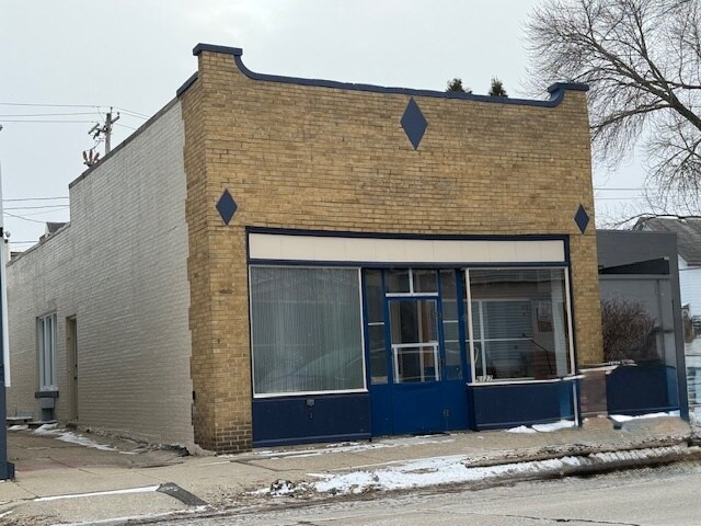 Primary Photo Of 6127 W Mitchell St, West Allis Flex For Sale