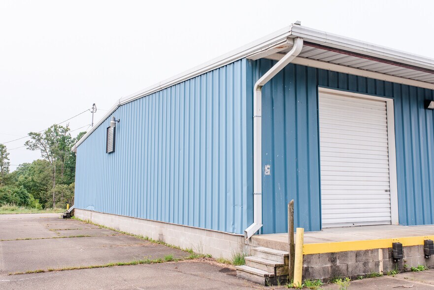 More Photos Of 3956 Staunton Tpke, Parkersburg Light Distribution For Lease