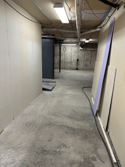 More Photos Of 293 W North St, Geneva Loft Creative Space For Lease