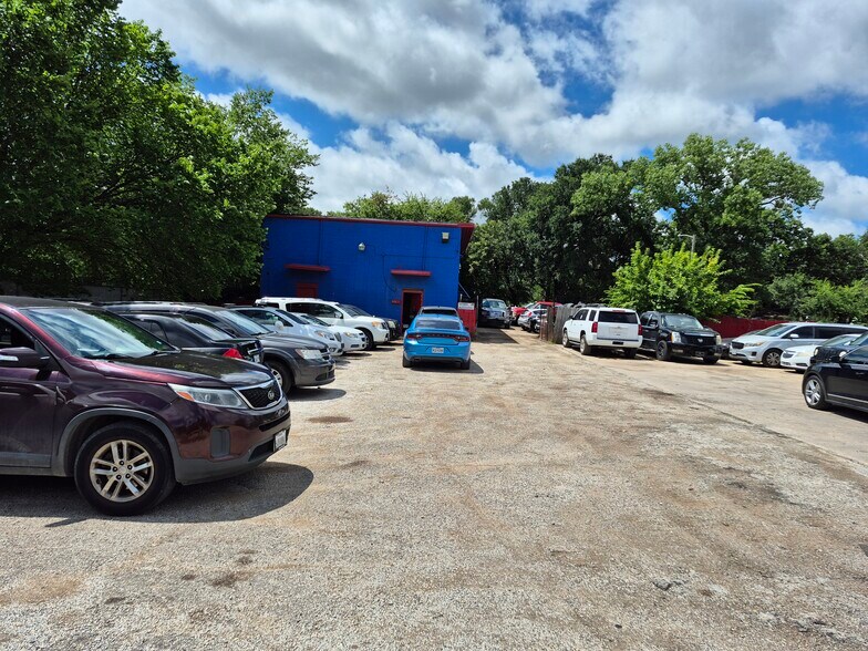 Primary Photo Of 4116 E Berry St, Fort Worth General Retail For Sale