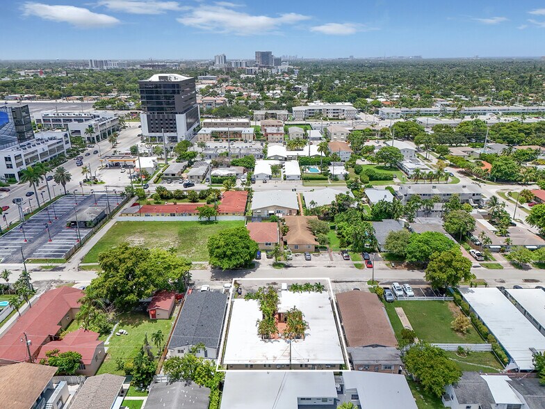 More Photos Of 700 NE 6th St, Hallandale Beach Apartments For Sale
