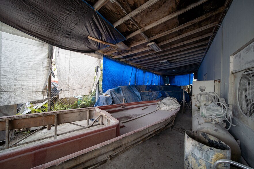 More Photos Of 1040 E 26th St, Hialeah Warehouse For Sale