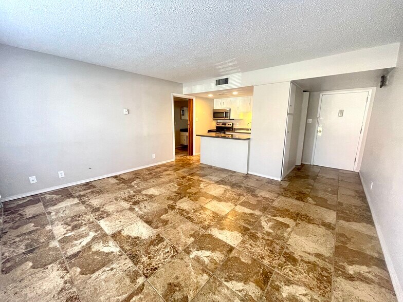 More Photos Of 802 Gold Ave SW, Albuquerque Apartments For Sale