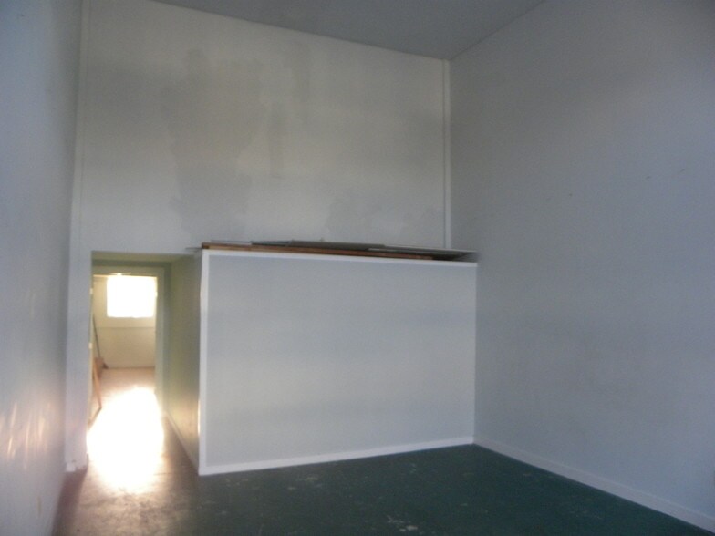 More Photos Of 1101-1119 S La Brea Ave, Los Angeles Freestanding For Lease