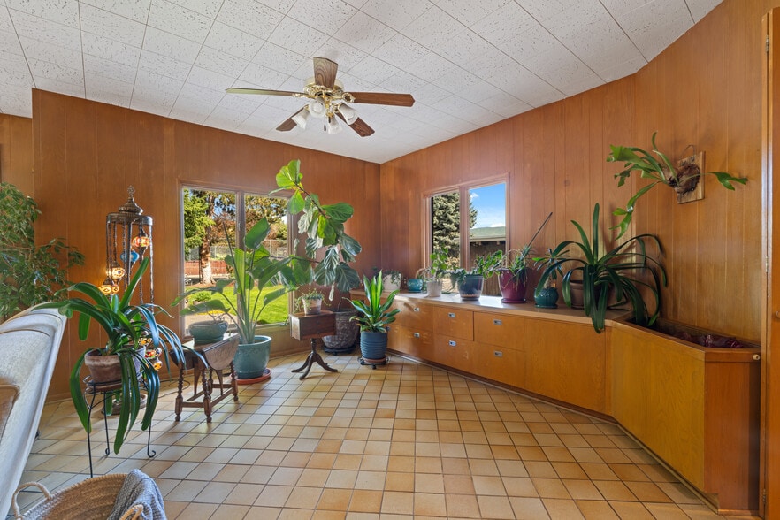 More Photos Of 1001 Cherry Heights Rd, The Dalles Flex For Sale