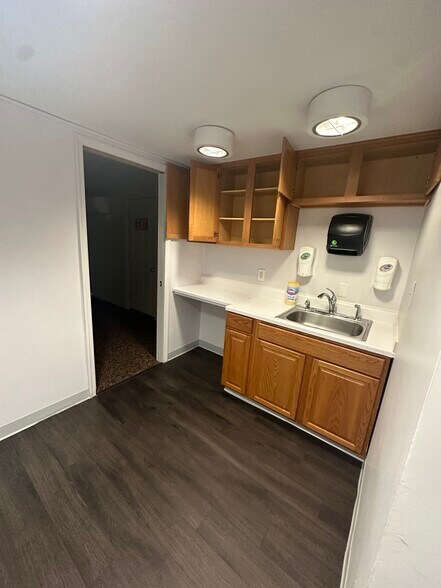 More Photos Of 71 Cedar Ave, Hershey Office For Lease