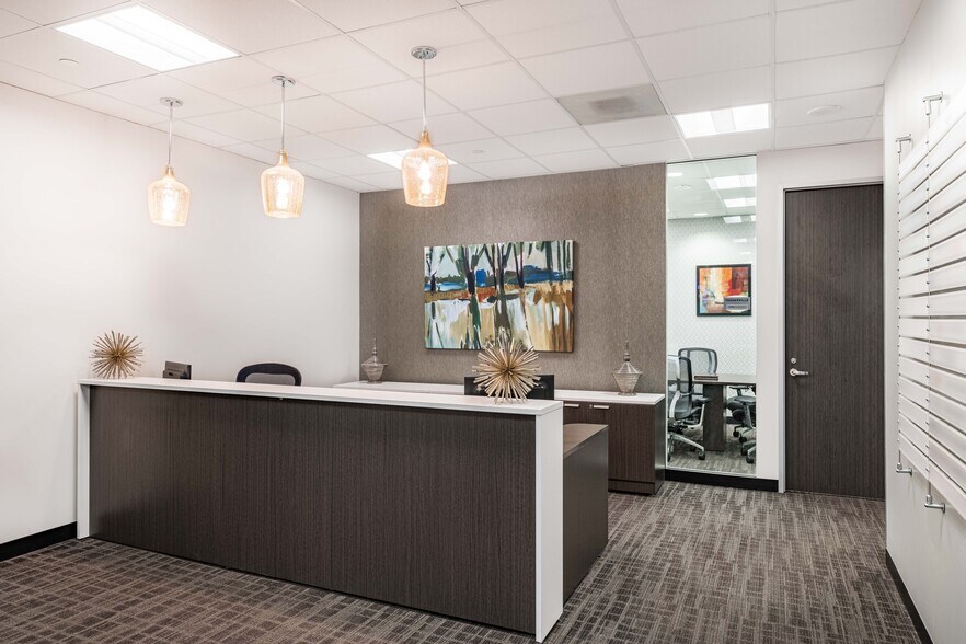 More Photos Of 6575 West Loop South, Bellaire Coworking Space