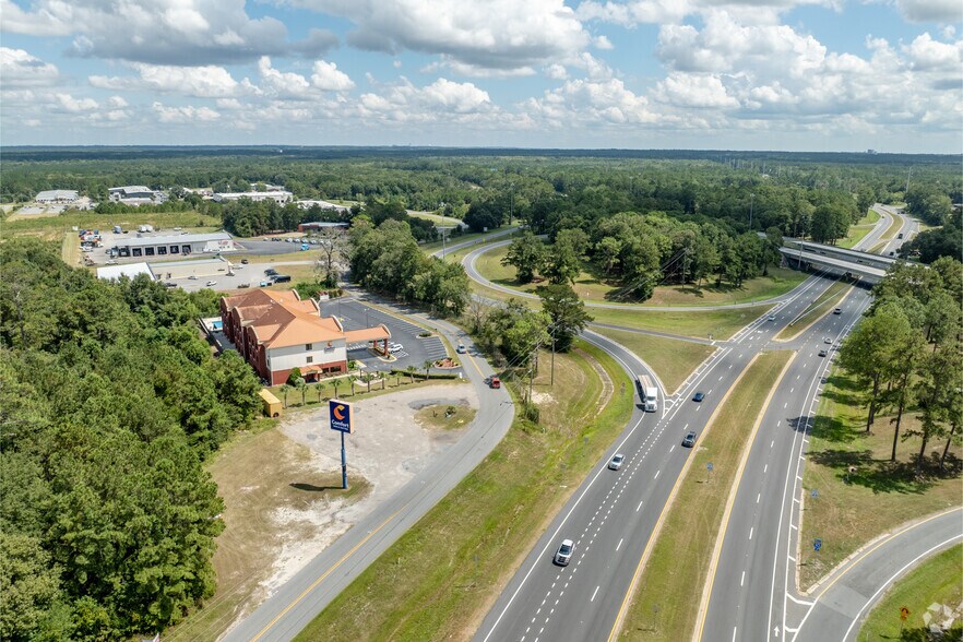 More Photos Of 215 Commerce Blvd, Midway Hotel For Sale