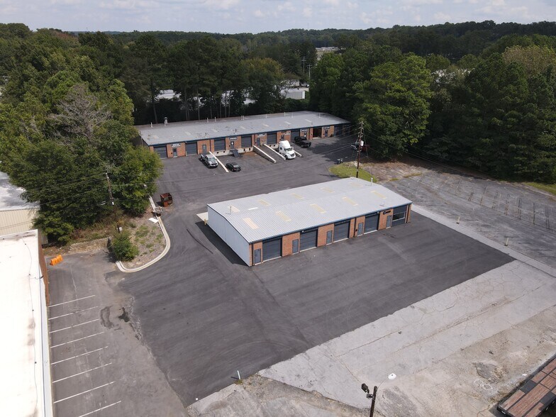 More Photos Of 6450-6456 Old Hillandale Dr, Lithonia Warehouse For Lease