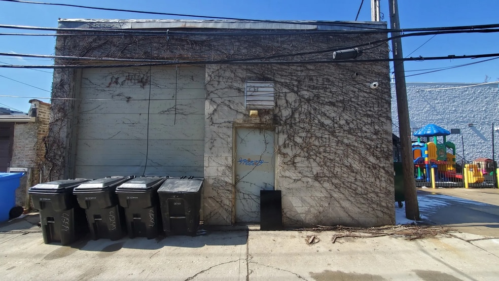 More Photos Of 4251 N Western Ave, Chicago General Retail For Lease