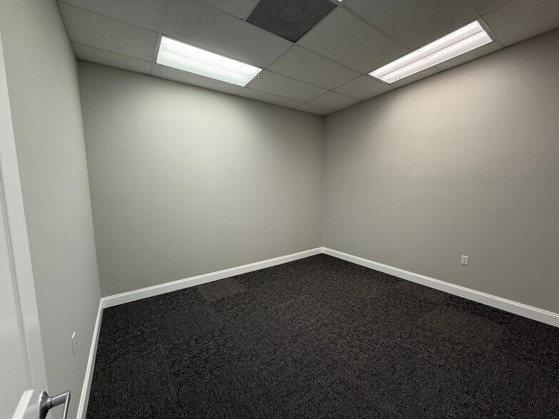 More Photos Of 100 Burnsed Pl, Oviedo Medical For Lease