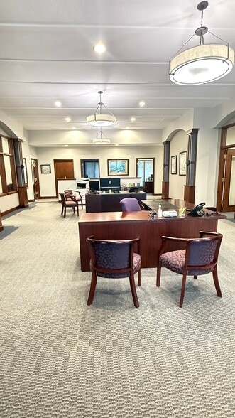 More Photos Of 10321 N Pennsylvania St, Indianapolis Office For Lease