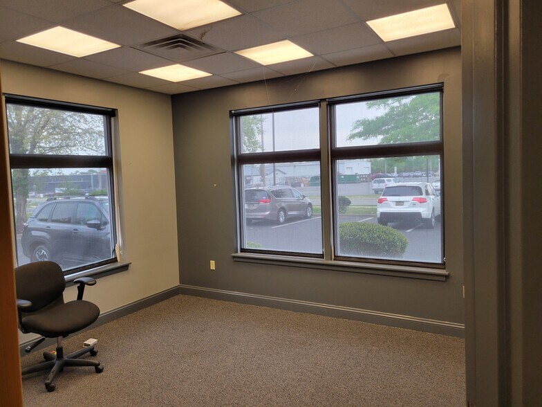 More Photos Of 1288 S Governors Ave, Dover Medical For Lease