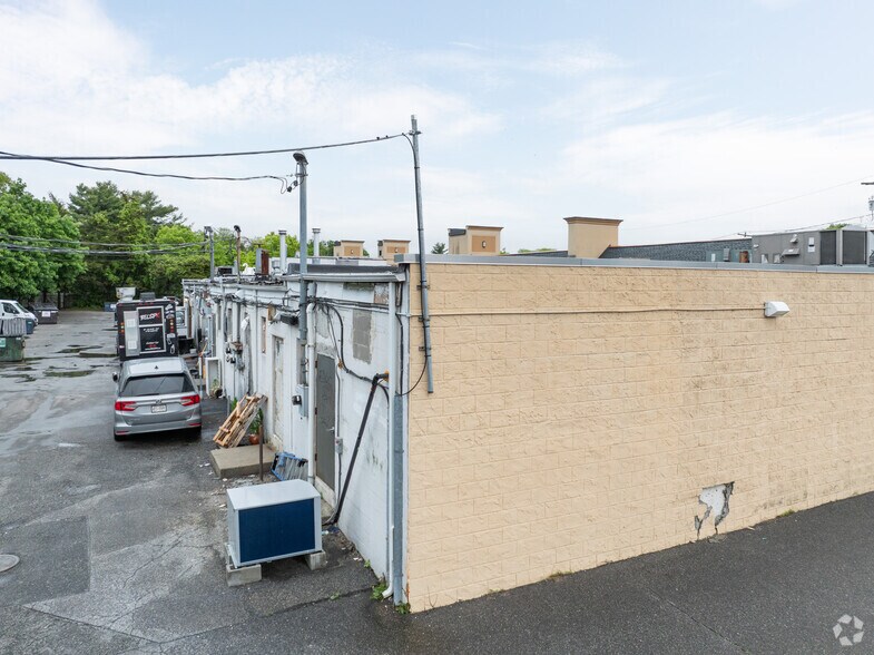 More Photos Of 193-225 Commack Rd, Commack General Retail For Lease