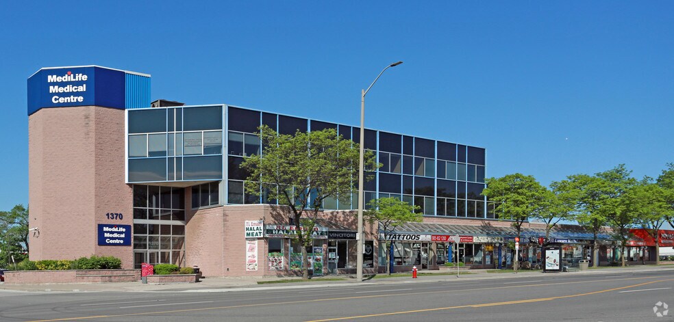 More Photos Of 1370 Dundas St E, Mississauga Medical For Lease