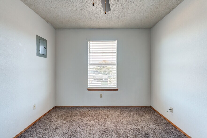 More Photos Of 7405 Waco Ave, Lubbock Apartments For Sale