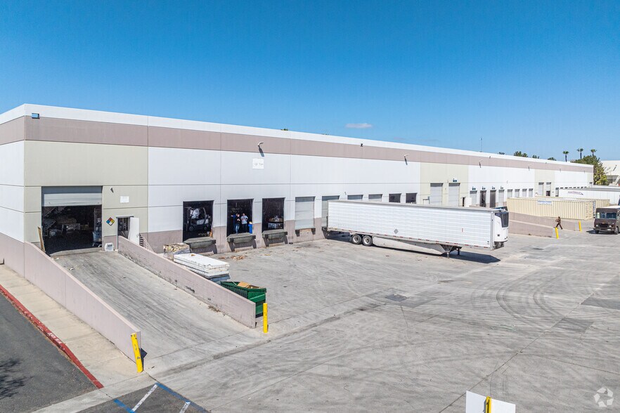 More Photos Of 2275 Michael Faraday Dr, San Diego Unknown For Lease