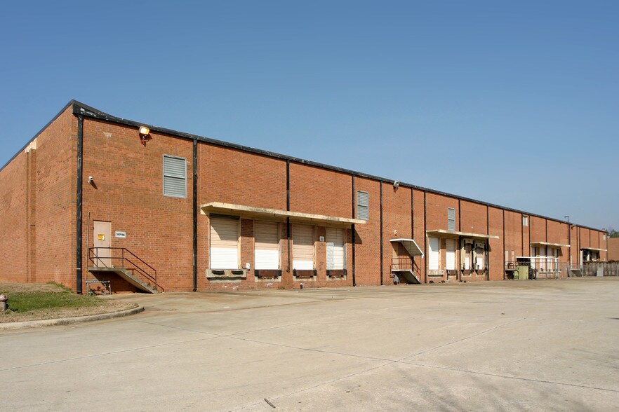 More Photos Of 2530 Lantrac Ct, Decatur Warehouse For Lease