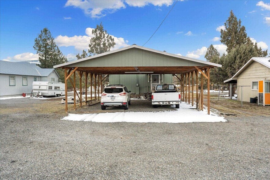 More Photos Of 17604 US-97 Hwy, Weed Apartments For Sale