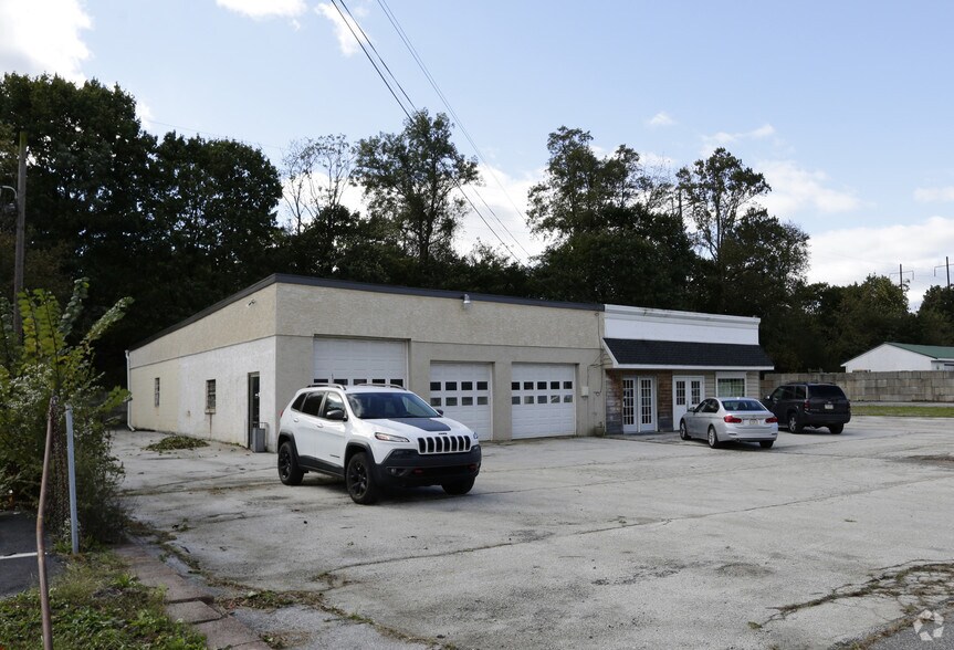 Primary Photo Of 154 Lancaster Ave, Malvern Auto Repair For Sale