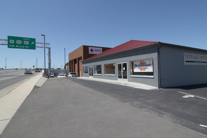 More Photos Of 509 Memorial Blvd, Murfreesboro Freestanding For Lease