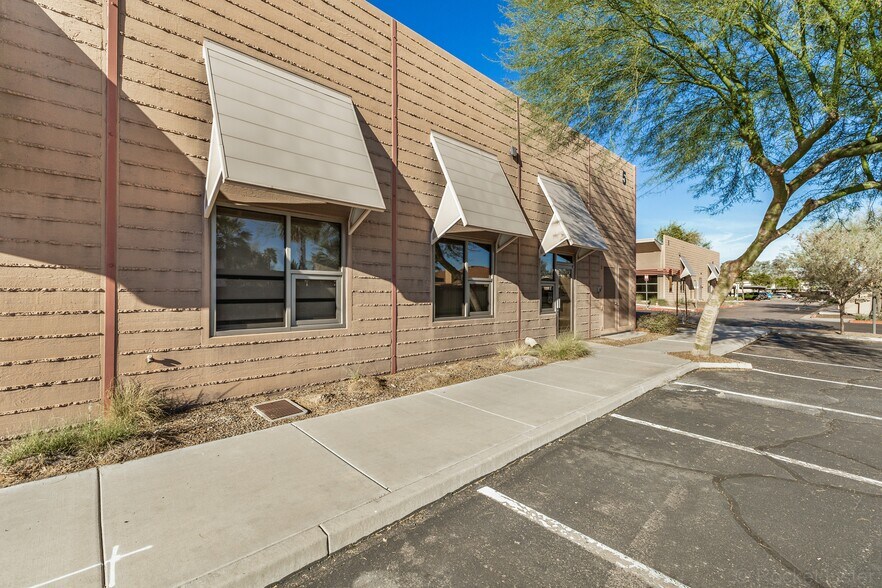 More Photos Of 5425 E Bell Rd, Scottsdale Medical For Lease