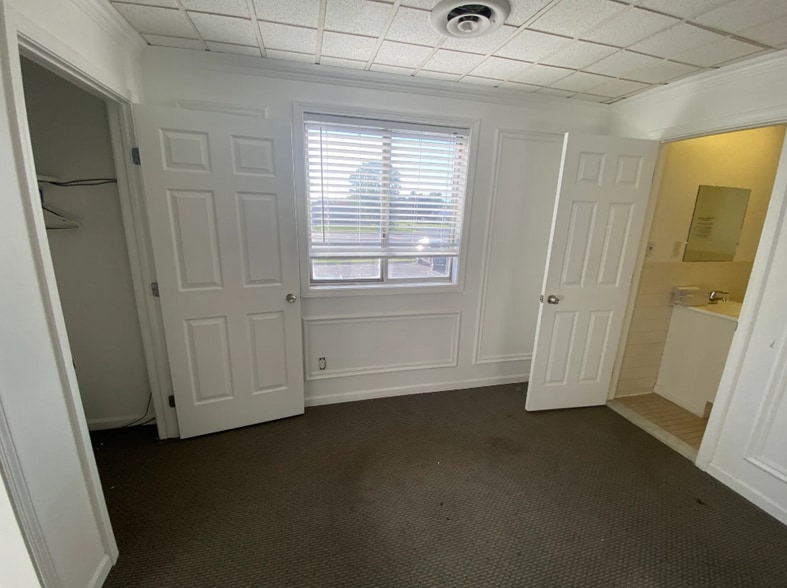More Photos Of 26440 Southfield Rd, Lathrup Village Office For Lease