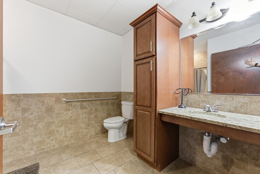 More Photos Of 24 Elise St, Westfield Flex For Lease