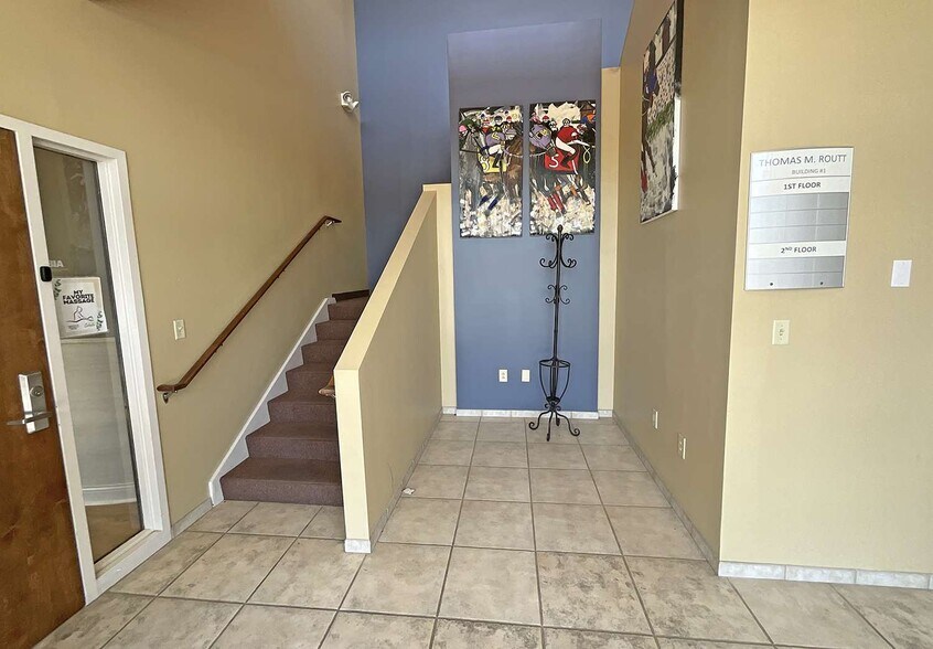 More Photos Of 230-232 N Plaza Dr, Nicholasville Medical For Lease