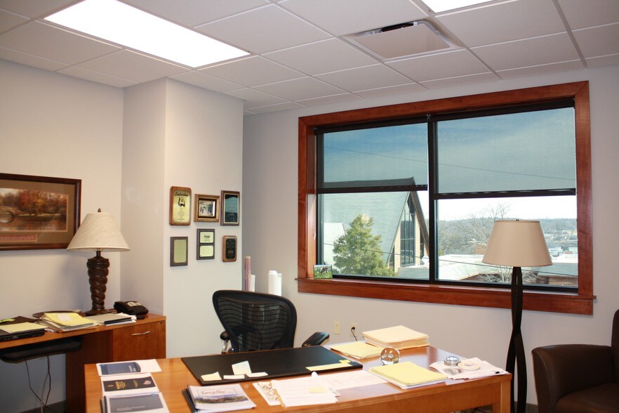 More Photos Of 500 W Main St, Branson Office For Lease