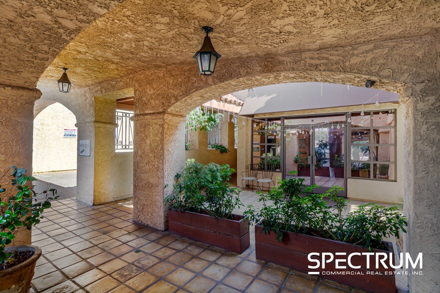 More Photos Of 19100 Ventura Blvd, Tarzana Storefront Retail Office For Lease