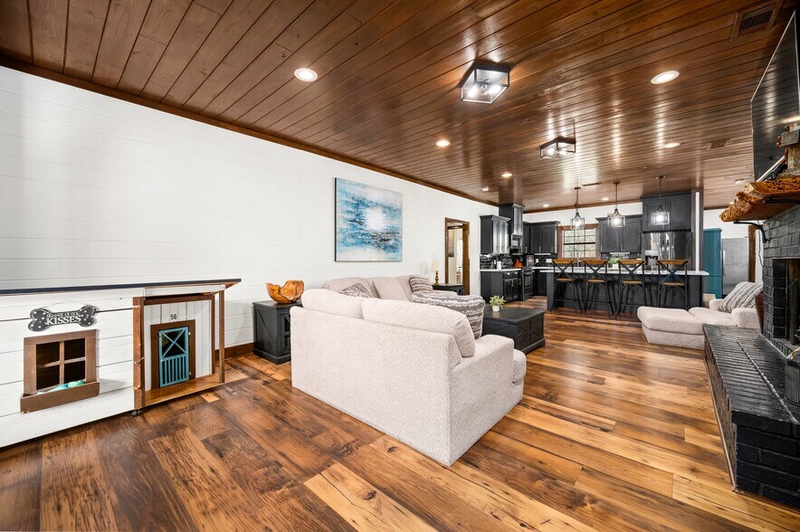 More Photos Of 54 Indian Creek Rd, Woodworth General Retail For Sale
