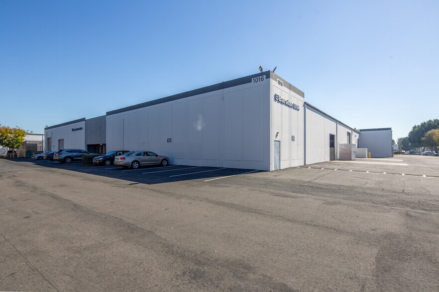 More Photos Of 20435 Tillman Ave, Carson Unknown For Lease