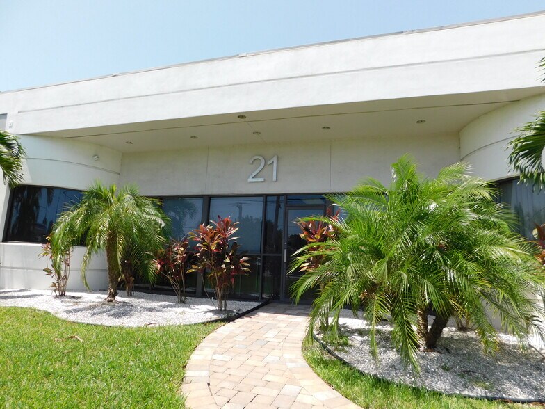 Primary Photo Of 21 Suntree Pl, Melbourne Medical For Lease