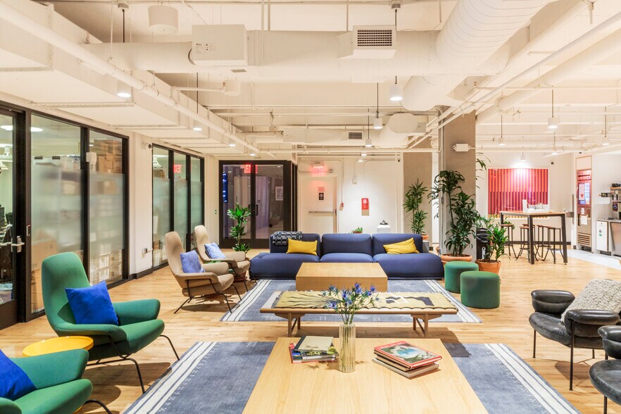 More Photos Of 500 7th Ave, New York Coworking Space