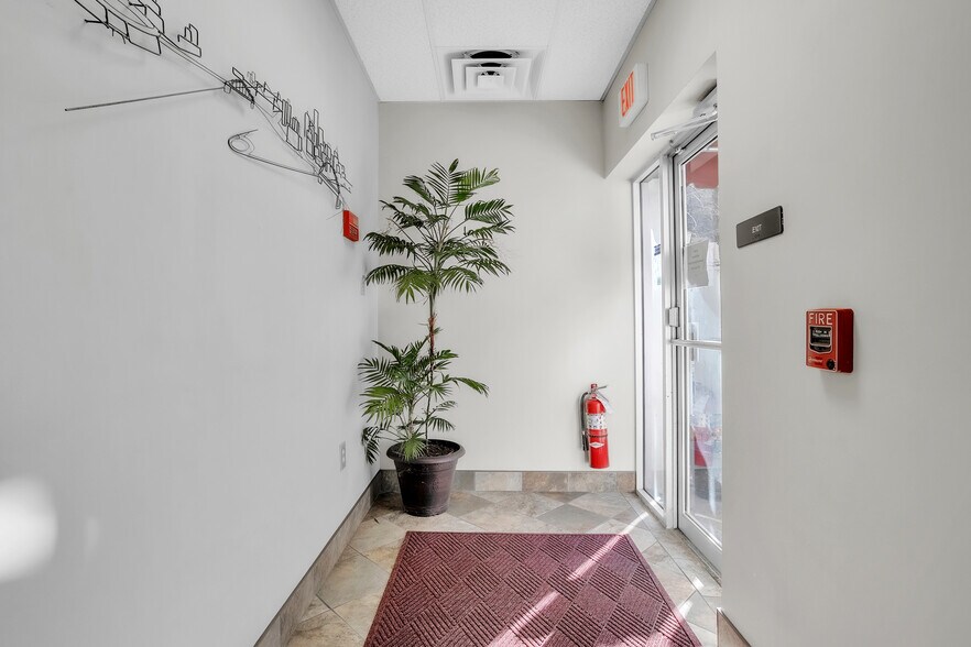 More Photos Of 1450 Pa-51, Clairton Office For Lease