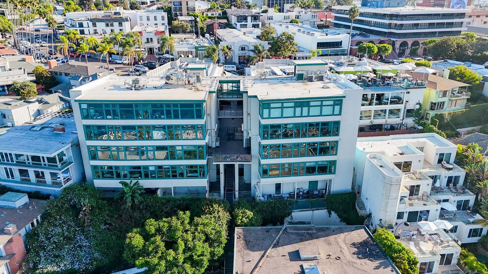 Primary Photo Of 1250 Prospect St, La Jolla General Retail For Lease