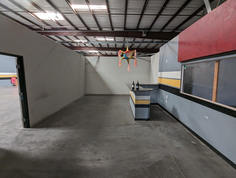 More Photos Of 3585 W Diablo Dr, Las Vegas Manufacturing For Lease