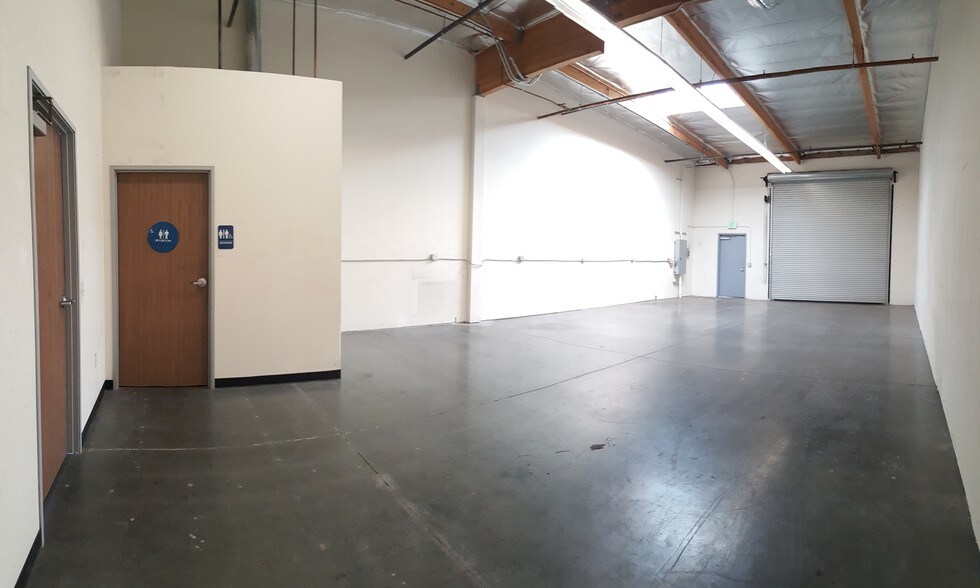 More Photos Of 6421 Central Ave, Riverside Warehouse For Lease